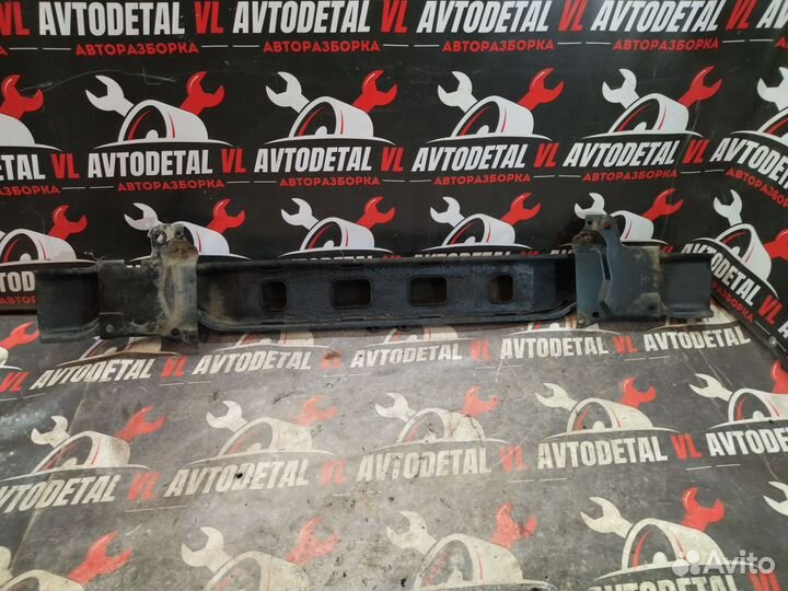 Усилитель переднего бампера Volkswagen jetta 4