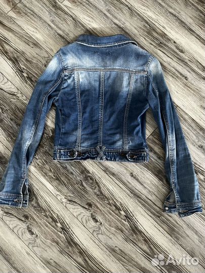 Джинсовая куртка женская