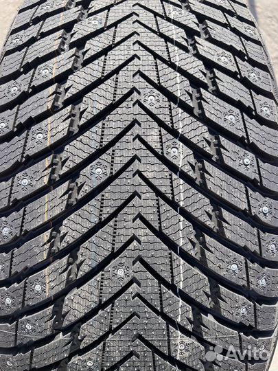 Grenlander Icedefensor Stud II 225/55 R18 81T