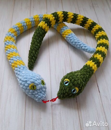 Вязаные игрушки Змея Зайка Капибара Пикачу Жабка