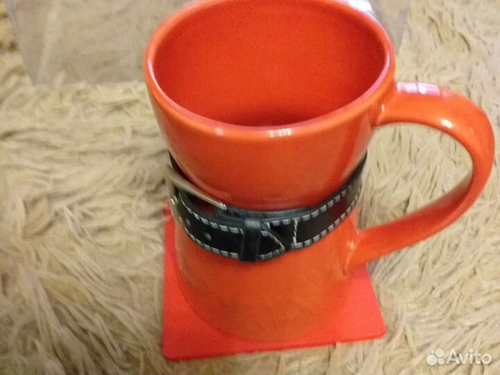 Набор : чашка с подставкой в подарочной коробке