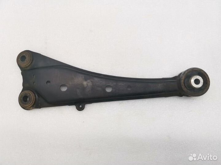 Рычаг подвески задний правый Toyota Rav4 CA40 2.2