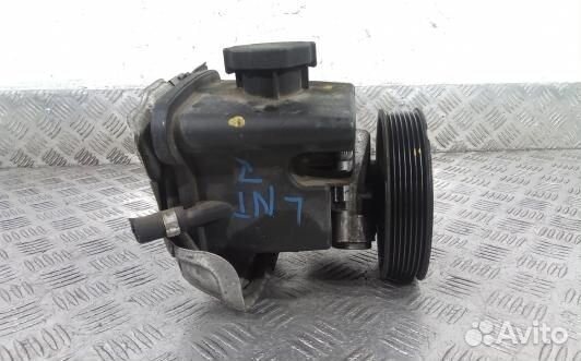 Насос гу бензиновый mercedes benz C-class W204 (LN