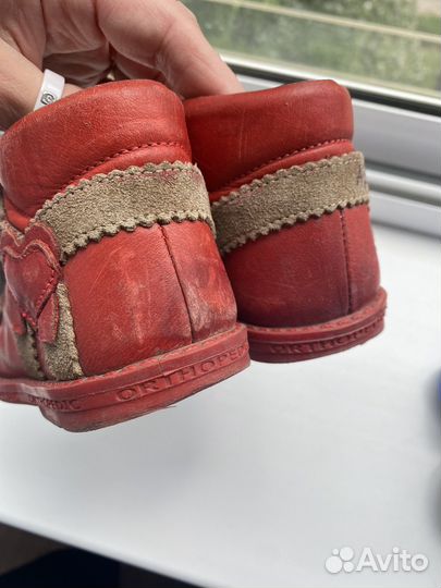 Кроссовки, ботинки, сандали