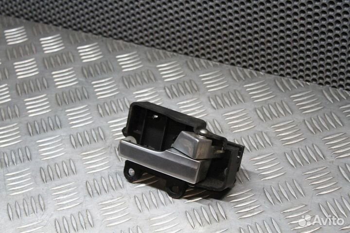 Ручка двери задней внутренняя правая Ford Focus