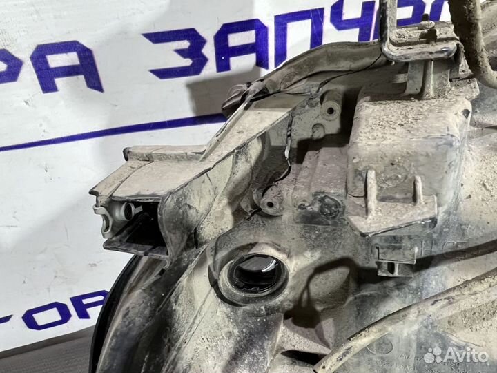 Фара правая Toyota Land Cruiser 200 (2015-2021)