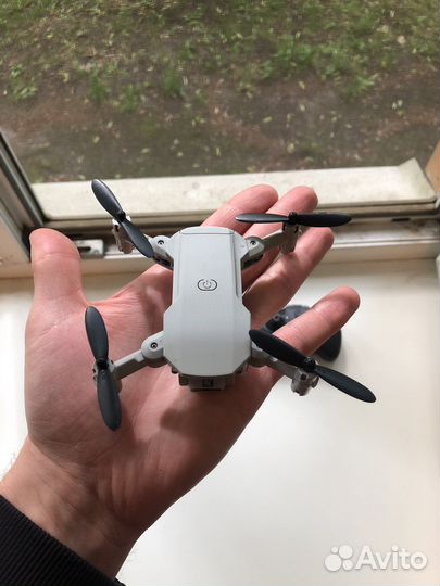 Квадрокоптер дрон