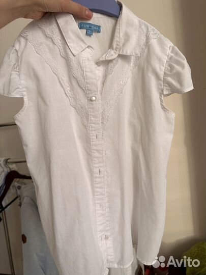 Продается белая блузка с короткими рукавами
