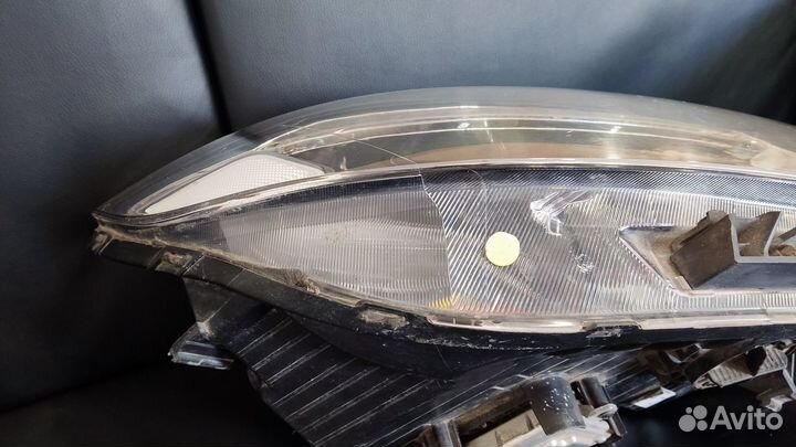 Фара правая Kia Sorento 2 XM ксенон