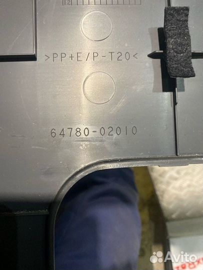 Обшивка крышки багажника Toyota Auris E150 1ZR-FE