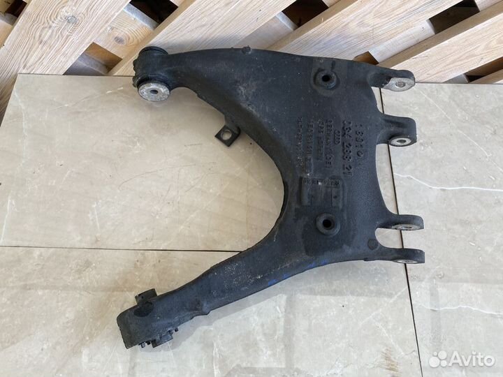 Рычаг задний нижний Audi A8 D3 2008г