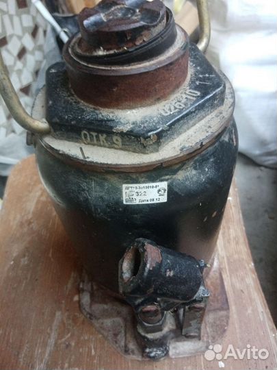 Домкрат гидравлический 10 тонн