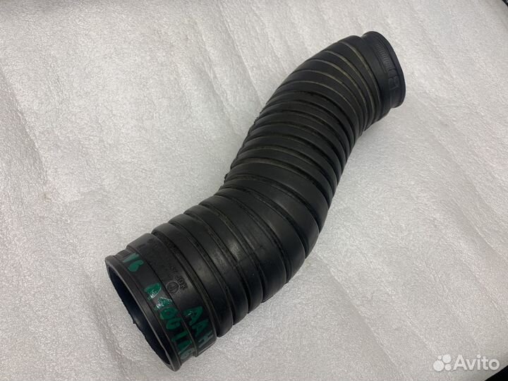 Гофра воздушного фильтра Audi 100/A6 C4 2,6/2,8