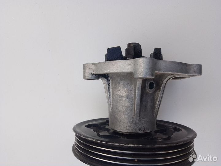 Помпа водяная для Toyota