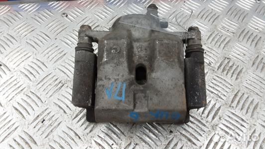 Суппорт тормозной передний левый toyota prius XW30