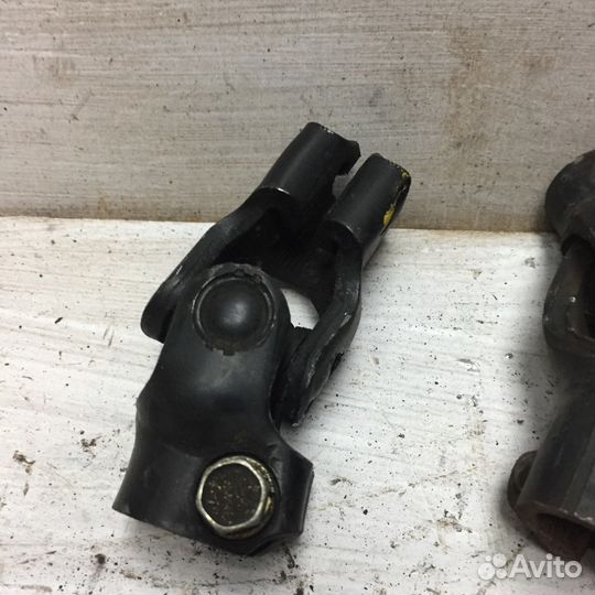 Рулевой карданчик Nissan Skyline V35