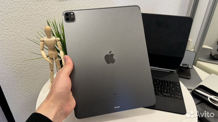 iPad Pro 12.9 M1 128gb + Magic KeyBoard