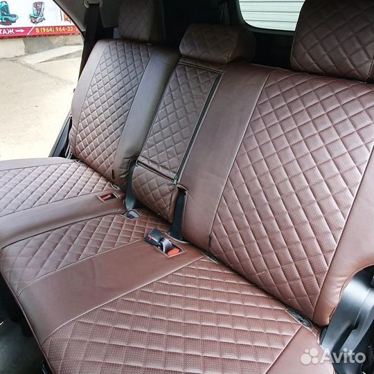 Автомобильные чехлы Toyota Hilux 8 (2015+)