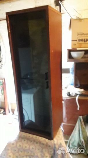 Полки 2 шт под тонированным стеклом