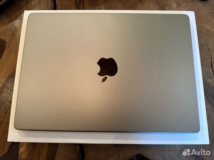MacBook Pro 14 M1 Max/64 GB/32c GPU/2 TB/Новый