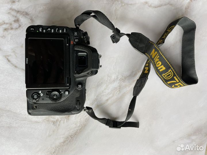 Зеркальный фотоаппарат Nikon D750