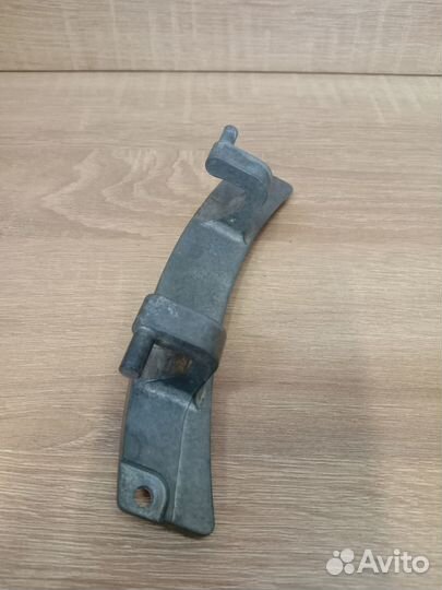 Петля люка стиральной машины Bosch Siemens 626459