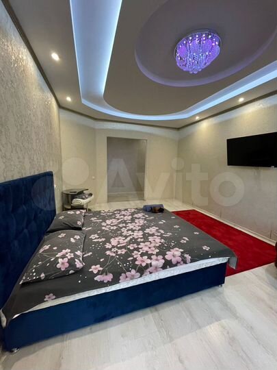 2-к. квартира, 70 м², 8/16 эт.