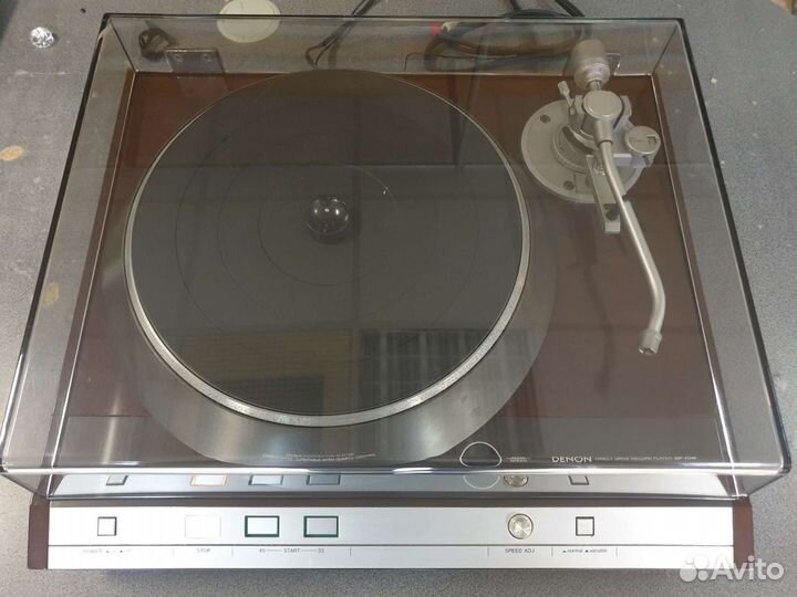 Виниловый проигрыватель Denon DP-70M