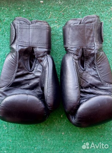 Боксерские перчатки green hill 12 oz