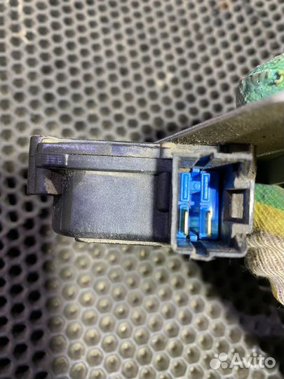 Сервопривод замка багажника Hyundai Santamo