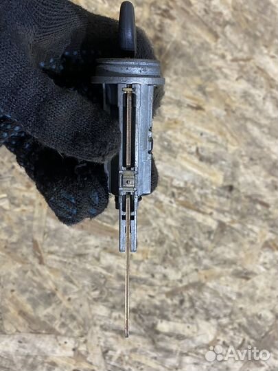 Личинка замка зажигания Toyota Carina E AT191L