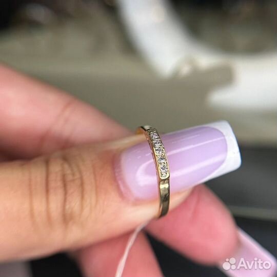 Золотое кольцо с бриллиантом 585 золото