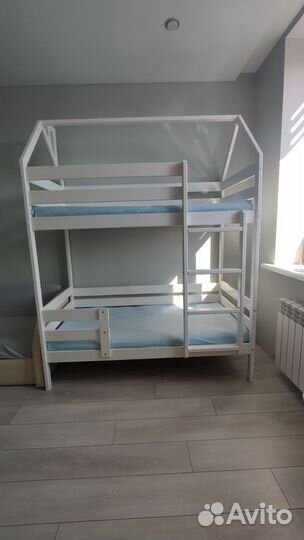 Детская двухярусная кровать домик бу