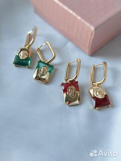 Стильные серьги