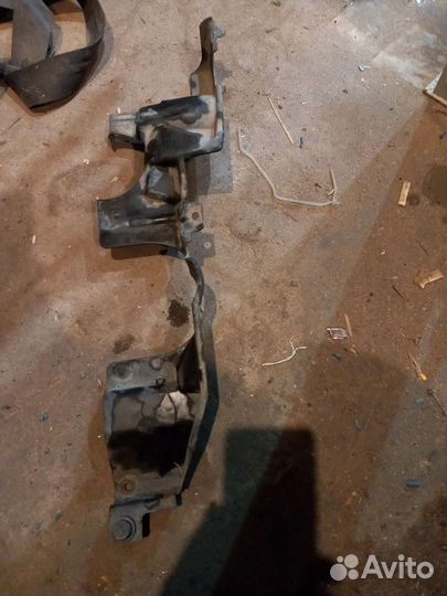 Кожух рулевой рейка BMW X5 E70