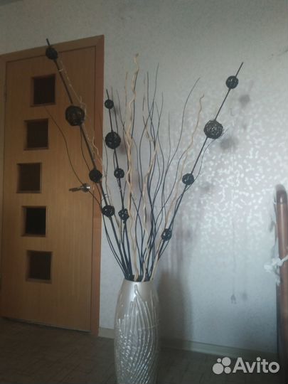 Ваза напольная с композицией