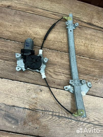 Стеклоподьемник передний правый Nissan Almera N16