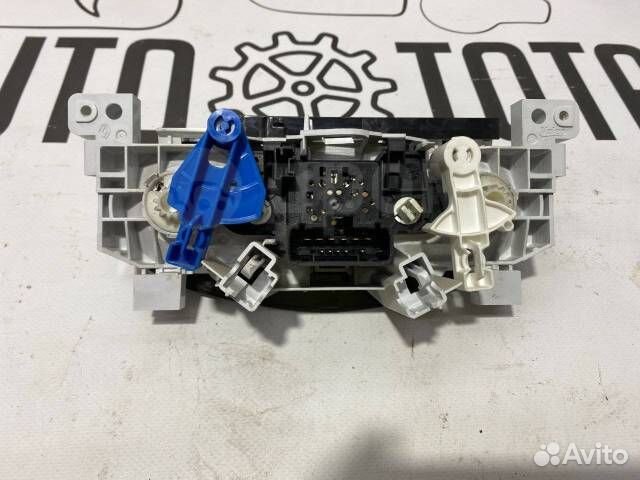 Блок управления климатом Renault Duster