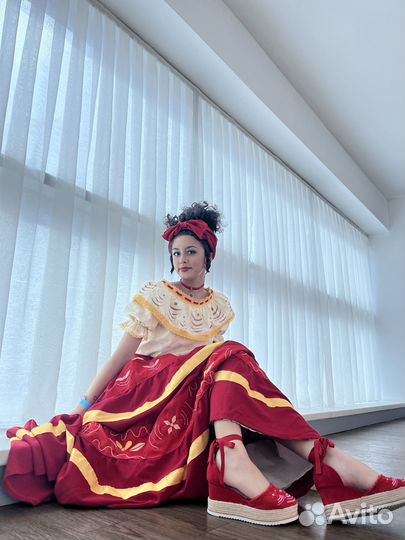 Косплей Долорес Мадригаль Энканто