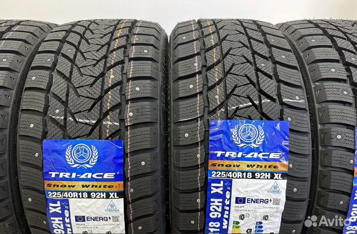 Tri Ace Snow White II Stud 225/40 R18 92H
