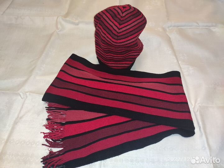 Шапка с шарфом для девочки