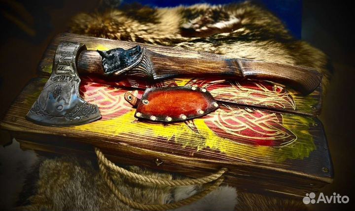 Кованый топор ручной работы