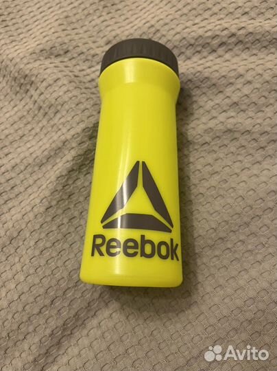 Спортивная бутылка для воды