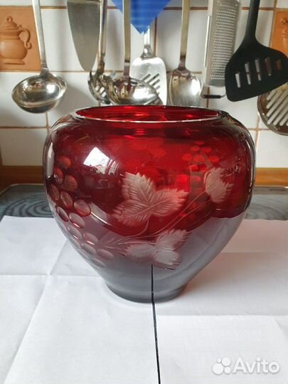 Ваза из цветного хрусталя