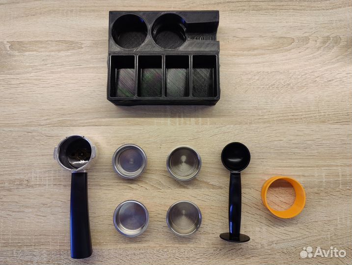 Кофеварка рожковая Redmond RCM-1512