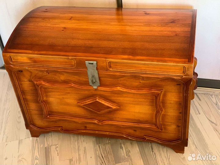 Сундук деревянный старинный