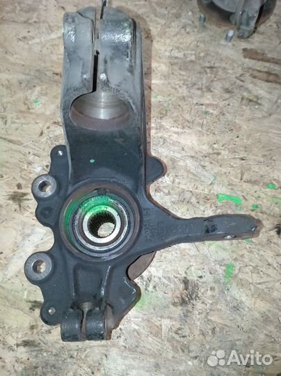 Кулак поворотный передний правый для Ford Focus 3