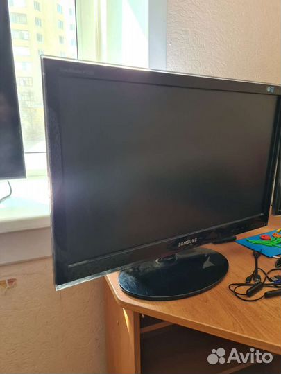 Монитор Samsung P2350