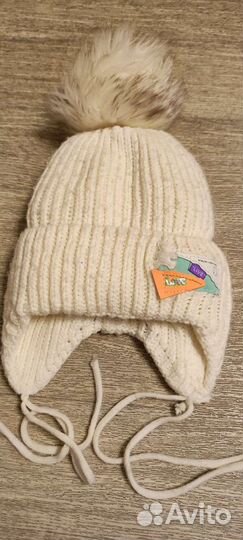 Шапка белая, теплая,осень -зима, 4-7 лет