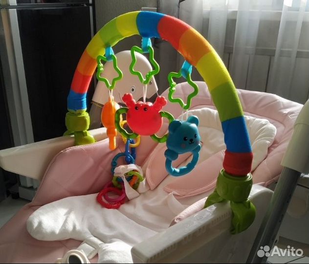 Дуга с игрушками